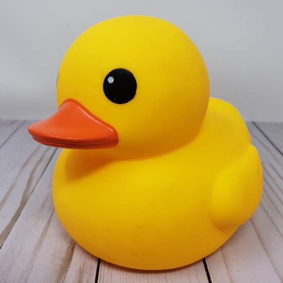 Jumbo Large Medium Small Yellow Rubber Ducks Toys Squeak - Picture 4 of 15
